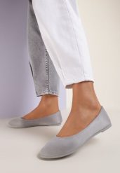 Ciemnoszare Balerinki Rhaenertise. Szare balerinki damskie Renee, bez wzorów, klasyczne, bez obcasa, na płaskiej podeszwie, bez zapięcia. Za 34.99 zł.