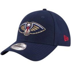 Czapka z daszkiem New Era NBA New Orleans Pelicans. Białe czapki damskie New Era, bez wzorów, z materiału. Za 167.50 zł.