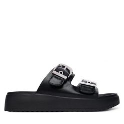 Klapki Tamaris. Czarne klapki damskie Tamaris, bez wzorów, bez obcasa, bez zapięcia. Za 299.99 zł.