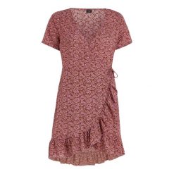 Sukienka damska Protest Prtsky 23. Czerwone sukienki damskie Protest, na lato, bez wzorów, sportowe, bez kołnierzyka, bez ramiączek, mini, sportowe. Za 350.50 zł.
