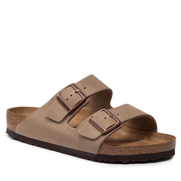 Klapki Birkenstock. Czarne klapki damskie Birkenstock, bez wzorów, bez obcasa, bez zapięcia. Za 466.99 zł.