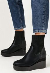 Czarne Botki z Elastyczną Cholewką na Koturnie Verana. Czarne botki damskie Born2be, bez wzorów, z jeansu, eleganckie, bez obcasa, na koturnie, bez zapięcia. Za 169.99 zł.