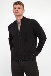 Sweter męski zapinany Jarono JOOP!. Swetry męskie JOOP!, l, bez wzorów, bez kołnierzyka, bez ramiączek. Za 779.00 zł.