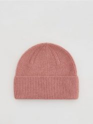 Czapka beanie - intenstywna czerwień. Czerwone czapki damskie Reserved, bez wzorów. Za 39.99 zł.