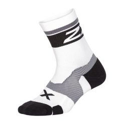 Skarpety sportowe 2XU Vectr Cushion Crew. Białe skarpetki damskie 2XU, bez wzorów. W wyprzedaży za 66.65 zł.