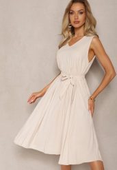 Beżowa Plisowana Sukienka Midi z Plisami na Dole i Paskiem w Talii Wrensilva. Brązowe sukienki damskie Renee, l, bez wzorów, z materiału, eleganckie, bez kołnierzyka, bez ramiączek, midi, rozkloszowane. Za 44.99 zł.