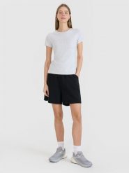 4F Spodenki dresowe damskie - czarne S. Czarne szorty damskie 4F, bez wzorów, z bawełny, sportowe. Za 79.99 zł.