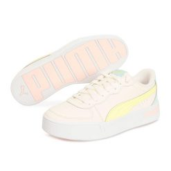 Buty Sportowe Damskie Puma Skye Whisper. Białe obuwie sportowe damskie Puma, bez wzorów, bez zapięcia, trekkingowe. Za 192.99 zł.