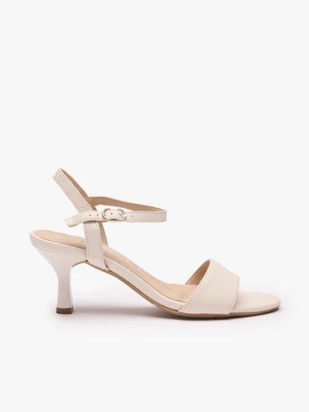 Kremowe sandały ślubne. Brązowe sandały damskie Ryłko, bez wzorów, z gumy, bez obcasa, na obcasie, bez zapięcia. Za 349.99 zł.