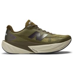 Buty męskie New Balance FuelCell Rebel v5 MFCXPB5 – zielone. Zielone buty sportowe męskie New Balance, bez wzorów, z gumy, bez zapięcia, do biegania. Za 749.99 zł.
