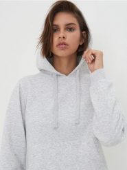 Bluza basic z kapturem - szary. Szare bluzy damskie Sinsay, l, bez wzorów, z dresówki, sportowe, bez ramiączek, z kapturem. Za 39.99 zł.