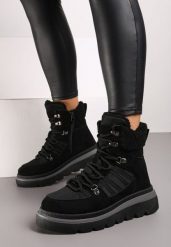 Czarne Traperki na Grubej Podeszwie Ozdobione Futerkiem Linthira. Czarne trapery damskie Born2be, z futra, bez zapięcia. Za 99.99 zł.