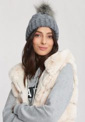 Ciemnoszara Czapka z Wełną Clout. Szare czapki damskie Renee, na zimę, bez wzorów, z dzianiny. Za 24.99 zł.