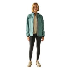 Damska Kurtka Wodoodporna Bendria. Zielone kurtki sportowe damskie Regatta, m, bez wzorów, z materiału, bez ramiączek, z kapturem, trekkingowe. Za 304.99 zł.