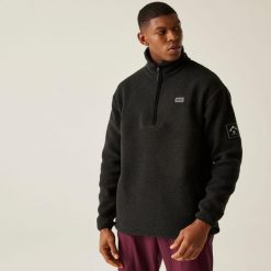 Polar męski z suwakiem 1/2 Twin Tip Dare 2b. Czarne bluzy sportowe męskie Dare 2B, na zimę, m, bez wzorów, z polaru, bez kaptura, narciarskie. W wyprzedaży za 229.99 zł.