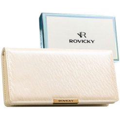Duży portfel damski ze skóry ekologicznej w kolorze ecru, zamykany na zatrzask - Rovicky. Portfele damskie ROVICKY, ze skóry ekologicznej. Za 79.99 zł.