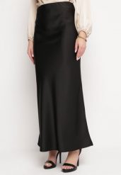 Czarna Satynowa Spódnica Maxi Shapas. Czarne spódnice damskie Born2be, l, bez wzorów, z satyny, z podwyższonym stanem, maxi. Za 89.99 zł.