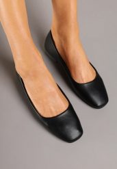 Czarne Klasyczne Balerinki Ozdobione Kwadratowym Noskiem Eleadora. Czarne balerinki damskie Renee, z aplikacjami, z jeansu, eleganckie, bez obcasa, bez zapięcia. Za 69.99 zł.