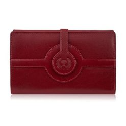 Portfel damski skórzany czerwony duży w orientacji poziomej z RFID Paolo Peruzzi T-134-RD. Czerwone portfele damskie z materiału. Za 79.90 zł.