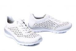 RIEKER L3217-80 white, półbuty damskie. Białe półbuty damskie Rieker, na lato, bez wzorów, bez obcasa, bez zapięcia. Za 279.92 zł.