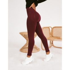 Legginsy bezszwowe Push Up Bordowe. Czerwone legginsy damskie Gym Hero, bez wzorów. Za 217.95 zł.