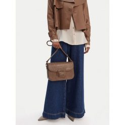 Torebka GINO ROSSI. Brązowe listonoszki damskie Gino Rossi, bez wzorów, bez dodatków. Za 279.99 zł.