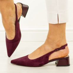 Bordowe wine skórzane czółenka damskie D&A 3047. Czerwone czółenka damskie DiA, na lato, bez wzorów, z jeansu, eleganckie, bez obcasa, na obcasie, bez zapięcia. Za 349.00 zł.
