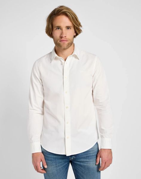 MESKA KOSZULA LEE PATCH SHIRT BRIGHT WHITE 112333654. Białe koszule męskie Lee, xl, bez wzorów, bez kołnierzyka, bez ramiączek. Za 149.99 zł.