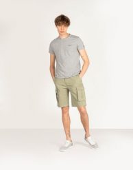 Pepe Jeans Szorty "Journey" | PM800843 | Journey | Mężczyzna | Khaki. Brązowe szorty męskie Pepe Jeans, bez wzorów, z bawełny. W wyprzedaży za 159.00 zł.