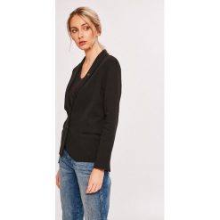 Scotch & Soda - Żakiet. Czarne marynarki i żakiety damskie Scotch & Soda, bez wzorów, z bawełny, casualowe, bez kołnierzyka, bez ramiączek. W wyprzedaży za 399.90 zł.