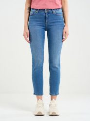 Jeansy damskie z krótką nogawką niebieskie Adela Cropped 332. Niebieskie jeansy damskie BIG STAR, bez wzorów, z jeansu, eleganckie, krótkie. W wyprzedaży za 249.99 zł.