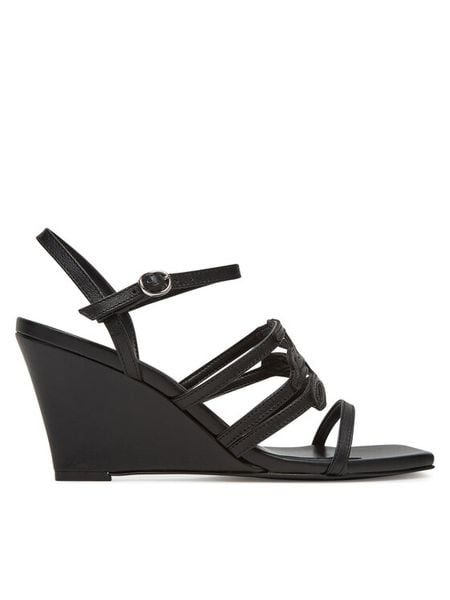 KARL LAGERFELD Sandały KL34425 Czarny. Czarne sandały damskie KARL LAGERFELD, bez wzorów, ze skóry, bez obcasa, na koturnie, bez zapięcia. Za 474.99 zł.