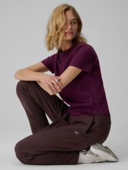 4F Spodnie dresowe damskie - brązowe L. Brązowe spodnie dresowe damskie 4F, bez wzorów, z dresówki, klasyczne. Za 129.99 zł.