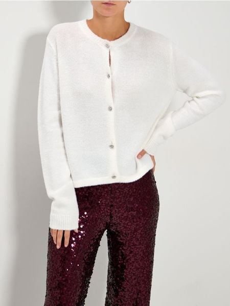 Rozpinany sweter - biały. Białe kardigany damskie Sinsay, l, bez wzorów, bez kołnierzyka. Za 59.99 zł.