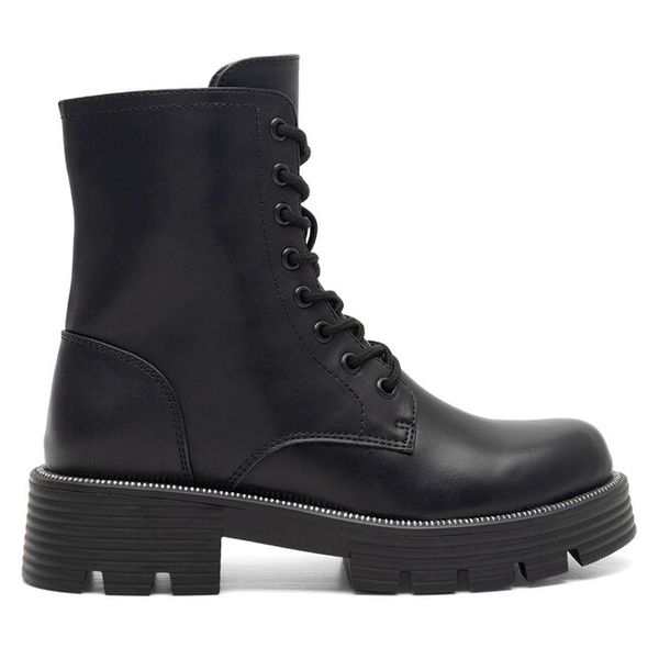 Trzewiki Jenny Fairy. Czarne botki damskie Jenny Fairy, bez wzorów, bez obcasa, na płaskiej podeszwie, bez zapięcia. Za 129.99 zł.