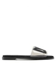 DKNY Klapki Waltz K4108138 Czarny. Czarne klapki damskie DKNY, bez wzorów, z tworzywa sztucznego, bez obcasa, bez zapięcia. Za 599.99 zł.