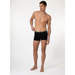 Bokserki męskie Fila 1-pack czarne L. Czarne bokserki męskie Fila, bez wzorów. Za 129.99 zł.