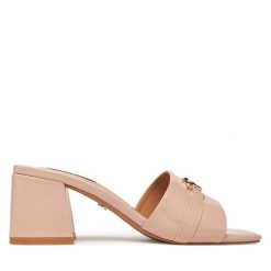 Klapki Nine West. Czerwone klapki damskie Nine West, bez wzorów, bez obcasa, bez zapięcia. Za 249.99 zł.