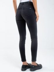 Jeansy damskie skinny z przetarciami czarne Adela 961. Czarne jeansy damskie BIG STAR, bez wzorów, z denimu, retro. W wyprzedaży za 199.99 zł.