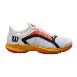 Buty sportowe Wilson z konstrukcją Pro Torque i podeszwą Duralast. Białe obuwie sportowe damskie Wilson, bez wzorów, z gumy, bez zapięcia. W wyprzedaży za 359.40 zł.