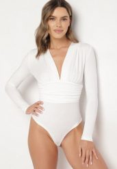 Białe Body z Głębokim Dekoltem i Marszczeniem w Talii Ilabra. Białe body Born2be, bez wzorów, z materiału. Za 79.99 zł.