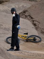 4F Spodnie dresowe joggery męskie - czarne XL. Czarne spodnie sportowe męskie 4F, m, bez wzorów, z dresówki. Za 189.99 zł.