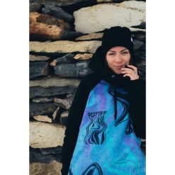 Bluza outdoorowa z kapturem damska DEEP TRIP Melt softshell. Czarne bluzy damskie DEEP TRIP, na zimę, bez wzorów, z softshellu, sportowe, bez ramiączek, z kapturem. Za 499.00 zł.