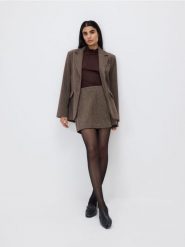 Marynarka z wełną - wielobarwny. Marynarki i żakiety damskie Reserved, bez wzorów, z tkaniny, bez kołnierzyka, bez ramiączek. Za 359.99 zł.