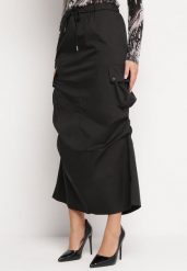 Czarna Spódnica Midi z Szerokimi Kieszeniami w Stylu Cargo Talicia. Czarne spódnice damskie Born2be, na co dzień, s, bez wzorów, midi, dopasowane. Za 29.99 zł.
