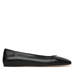 Baleriny MICHAEL Michael Kors. Czarne balerinki damskie MICHAEL Michael Kors, bez wzorów, ze lnu, bez obcasa, bez zapięcia. Za 439.99 zł.