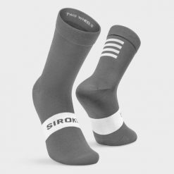 Skarpetki Kolarskie unisex SIROKO S1 Grey Saas. Szare skarpetki damskie SIROKO, bez wzorów, z nylonu. W wyprzedaży za 57.95 zł.