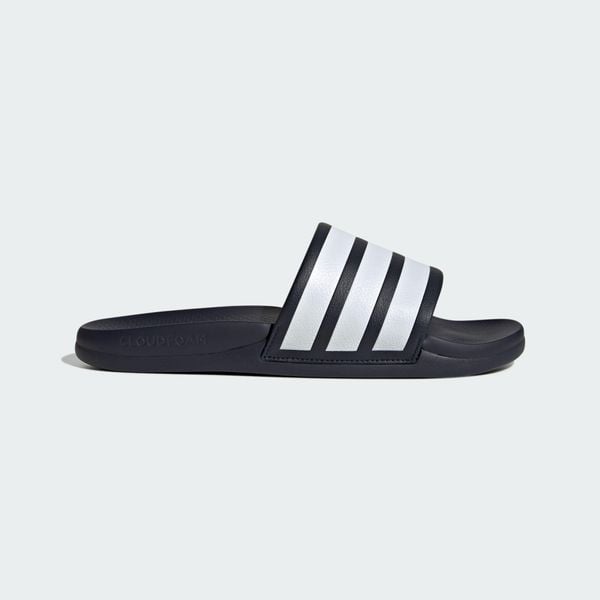 Klapki Adilette Comfort 2.0. Białe klapki damskie Adidas, bez wzorów, klasyczne, bez obcasa, bez zapięcia. Za 199.00 zł.
