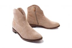 BIOECO BY ARKA 7586 cappucino, botki damskie. Brązowe botki damskie Bioeco by Arka, w ażurowe wzory, ze skóry, bez obcasa, na obcasie, bez zapięcia. Za 189.95 zł.