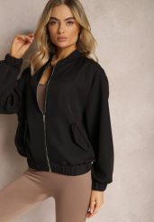 Czarna Bluza Typu Bomberka z Suwakiem i Kieszeniami na Klapki Pleoria. Czarne bluzy damskie Renee, plus size, bez wzorów, bez ramiączek, bez kaptura. Za 44.99 zł.